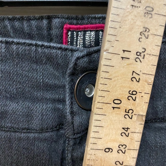 ✨ Torrid Curvy Jeans Distressed Dark Gray - Picture 6 of 8